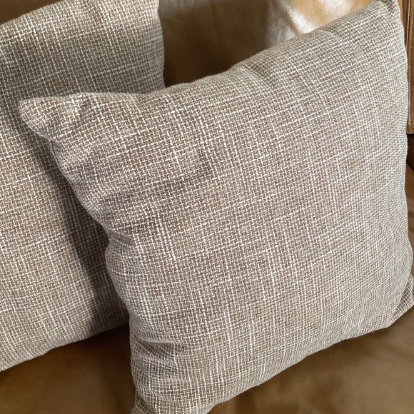 Two matching pillows (brown/tan/ivory) NEW W/OUT TAGS - Picture 2 of 8